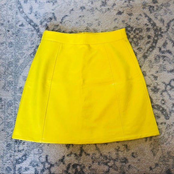 Zara NWOT Faux Leather Mini Skirt Yellow Size S - Picture 2 of 6